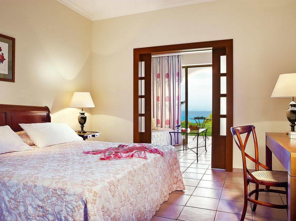 Grecotel Olympia Oasis Лутра-Кіллініс Екстер'єр фото
